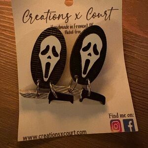 Ghostface earrings NWT Halloween